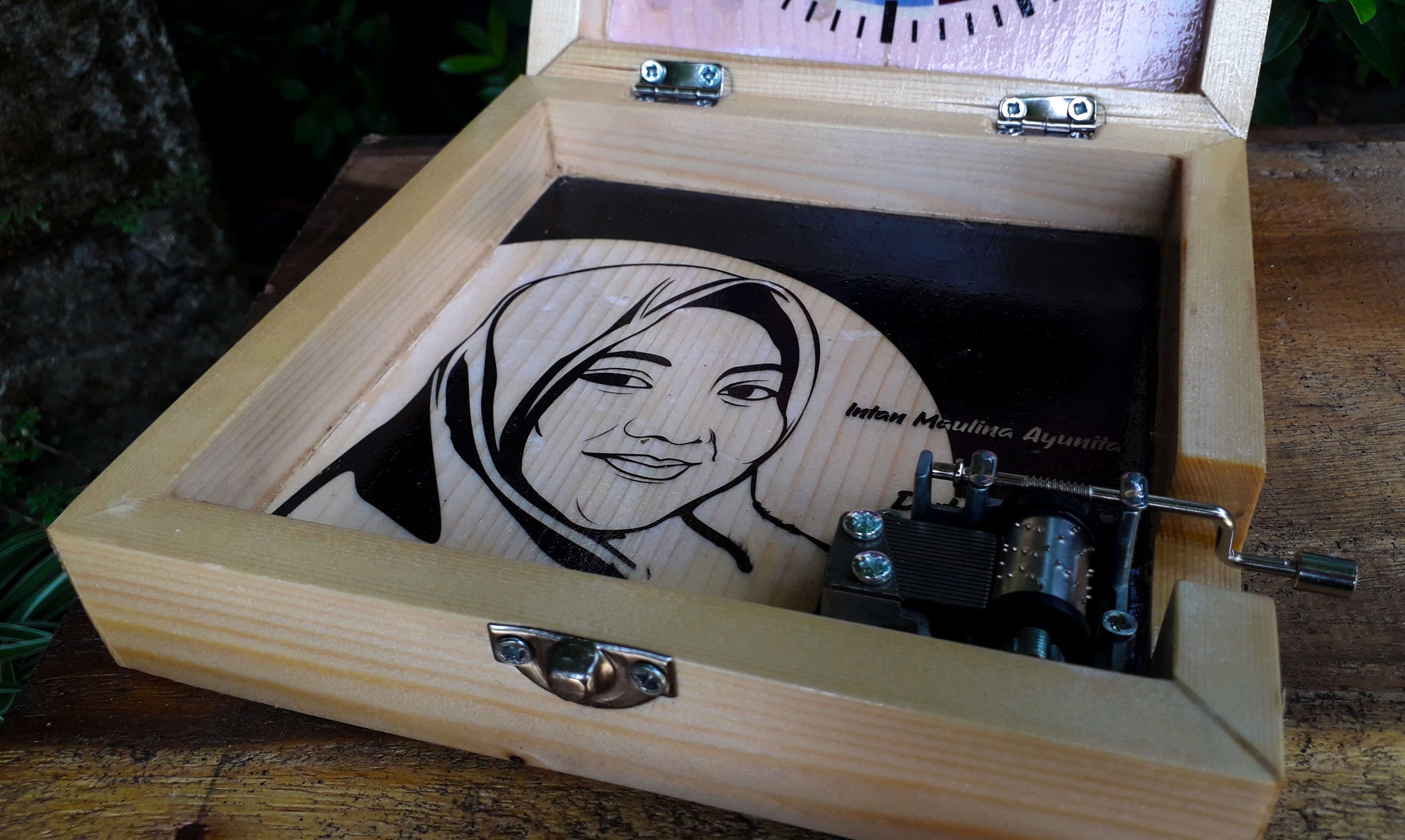 Jam Box Custom Foto Karikatur 