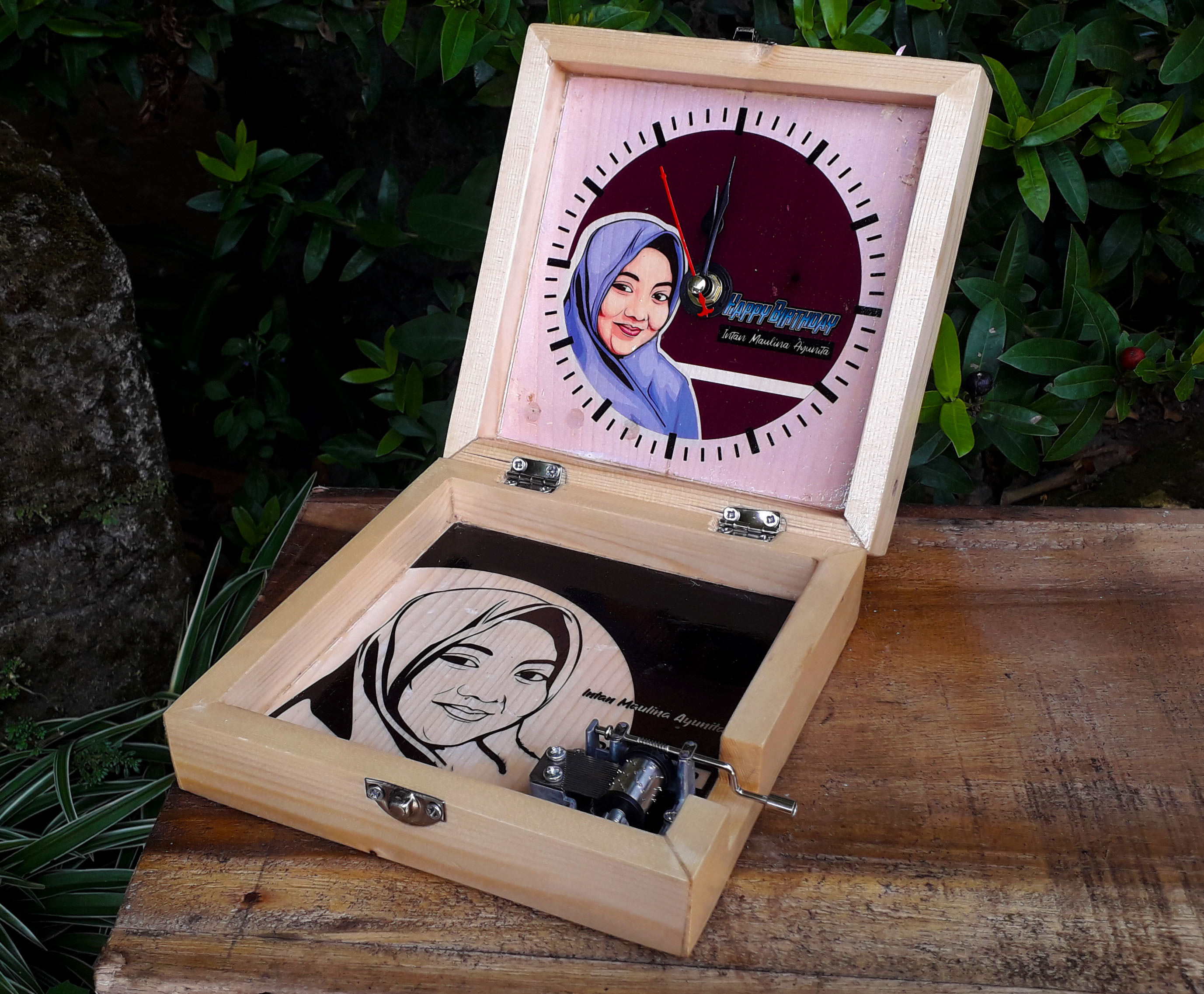 Jam Box Custom Foto Karikatur 