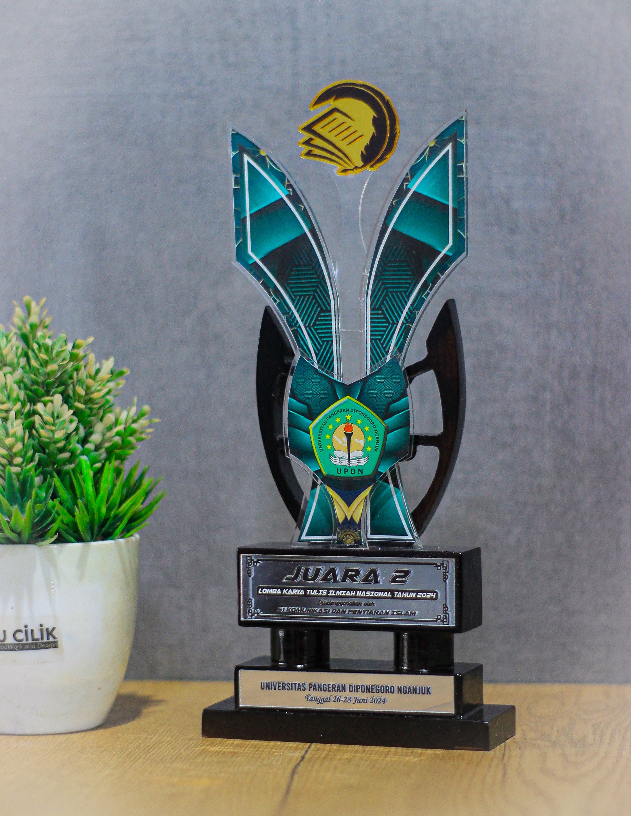 Trophy Custom Akrilik Style GreenGeometric 