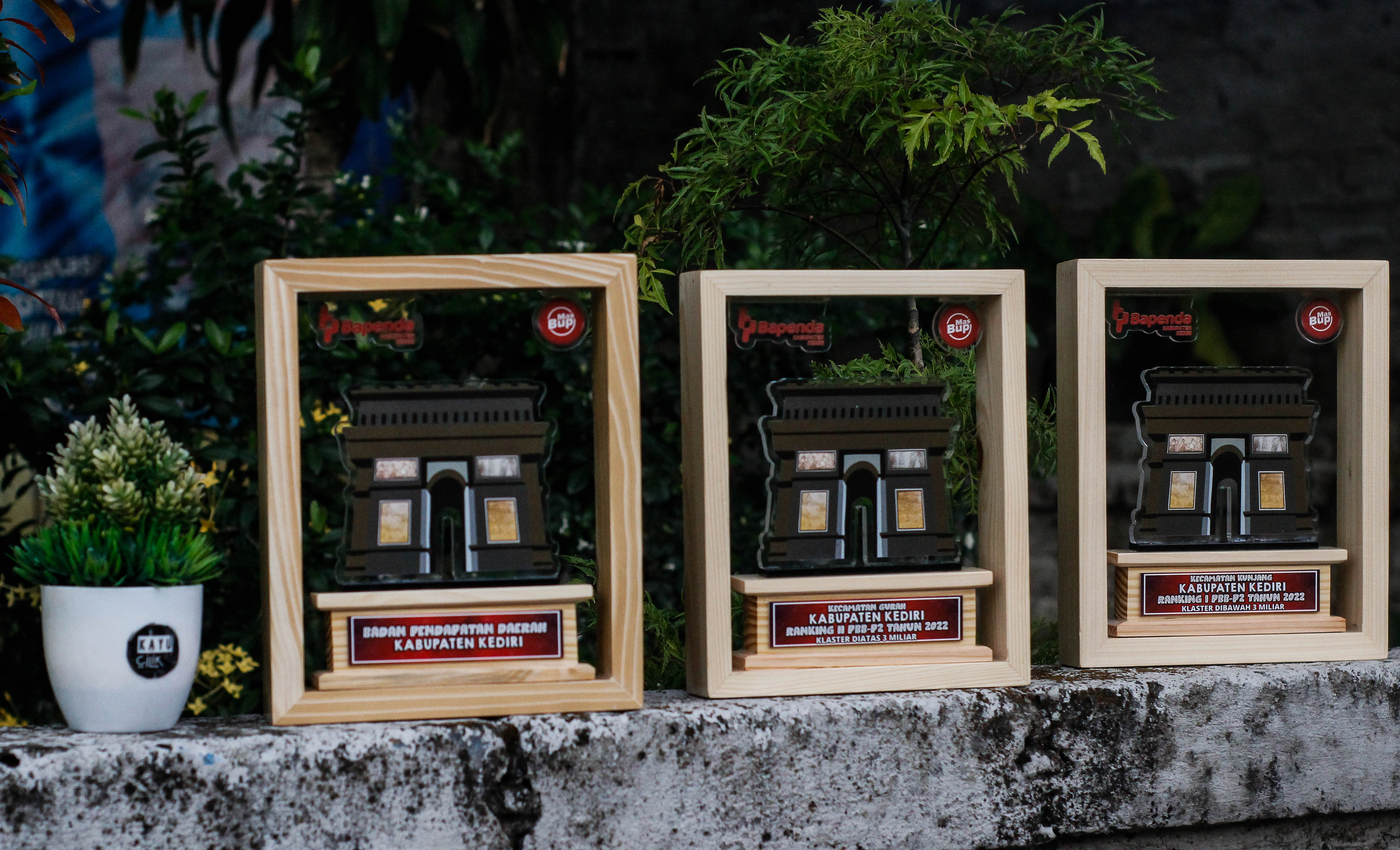 PLAKAT AKRILIK 1 LAYER LOGO 2D WITH FRAME